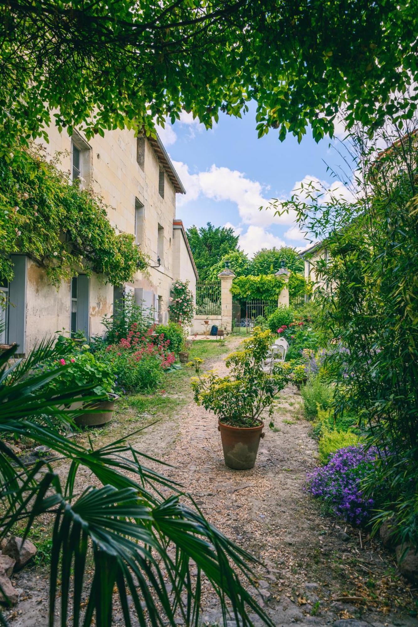 Le Prieure Sainte Croix Hotel Loudun Ngoại thất bức ảnh