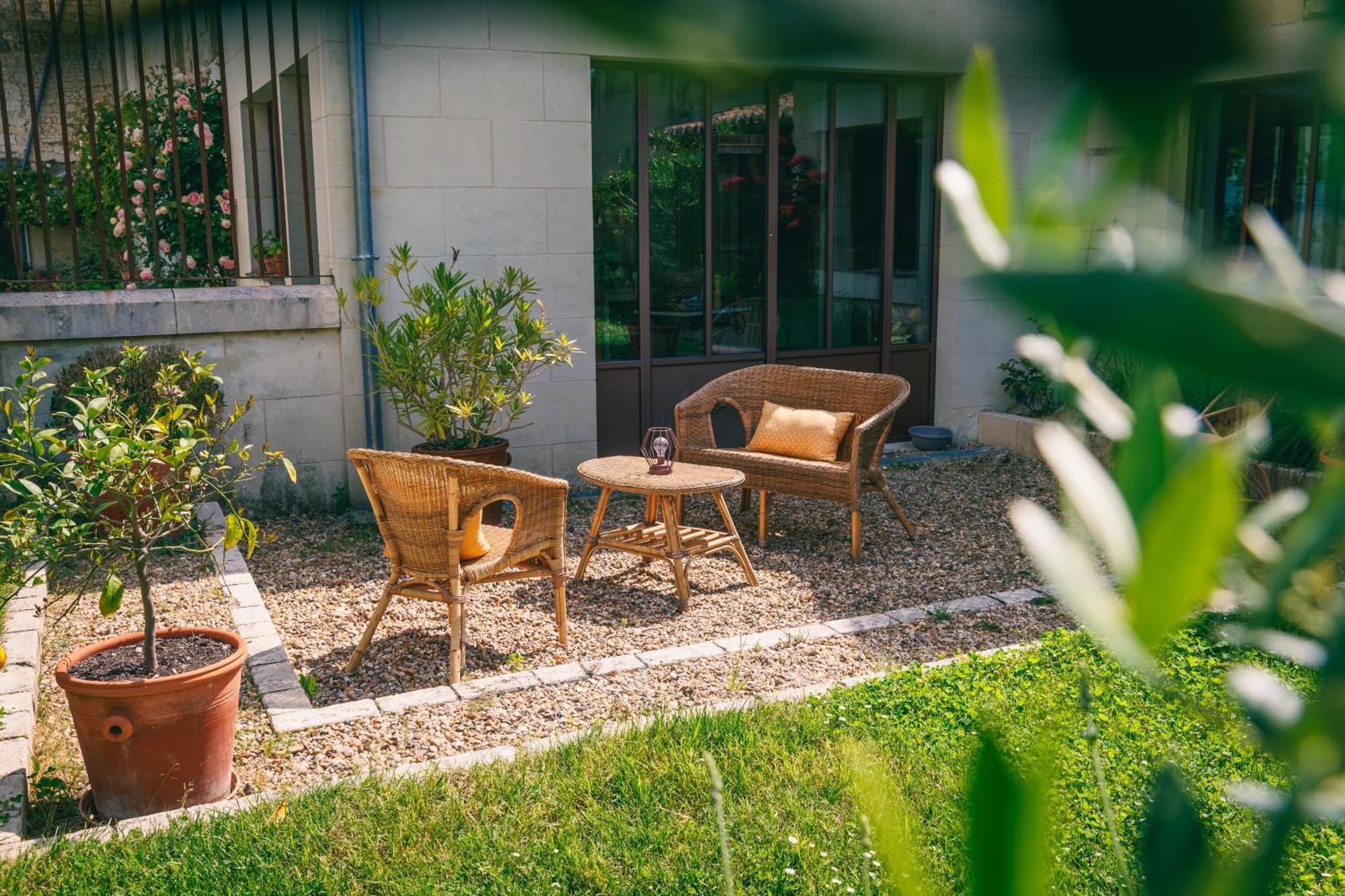 Le Prieure Sainte Croix Hotel Loudun Ngoại thất bức ảnh
