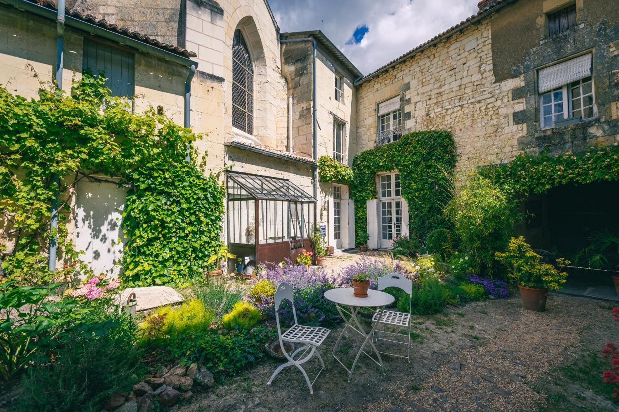 Le Prieure Sainte Croix Hotel Loudun Ngoại thất bức ảnh