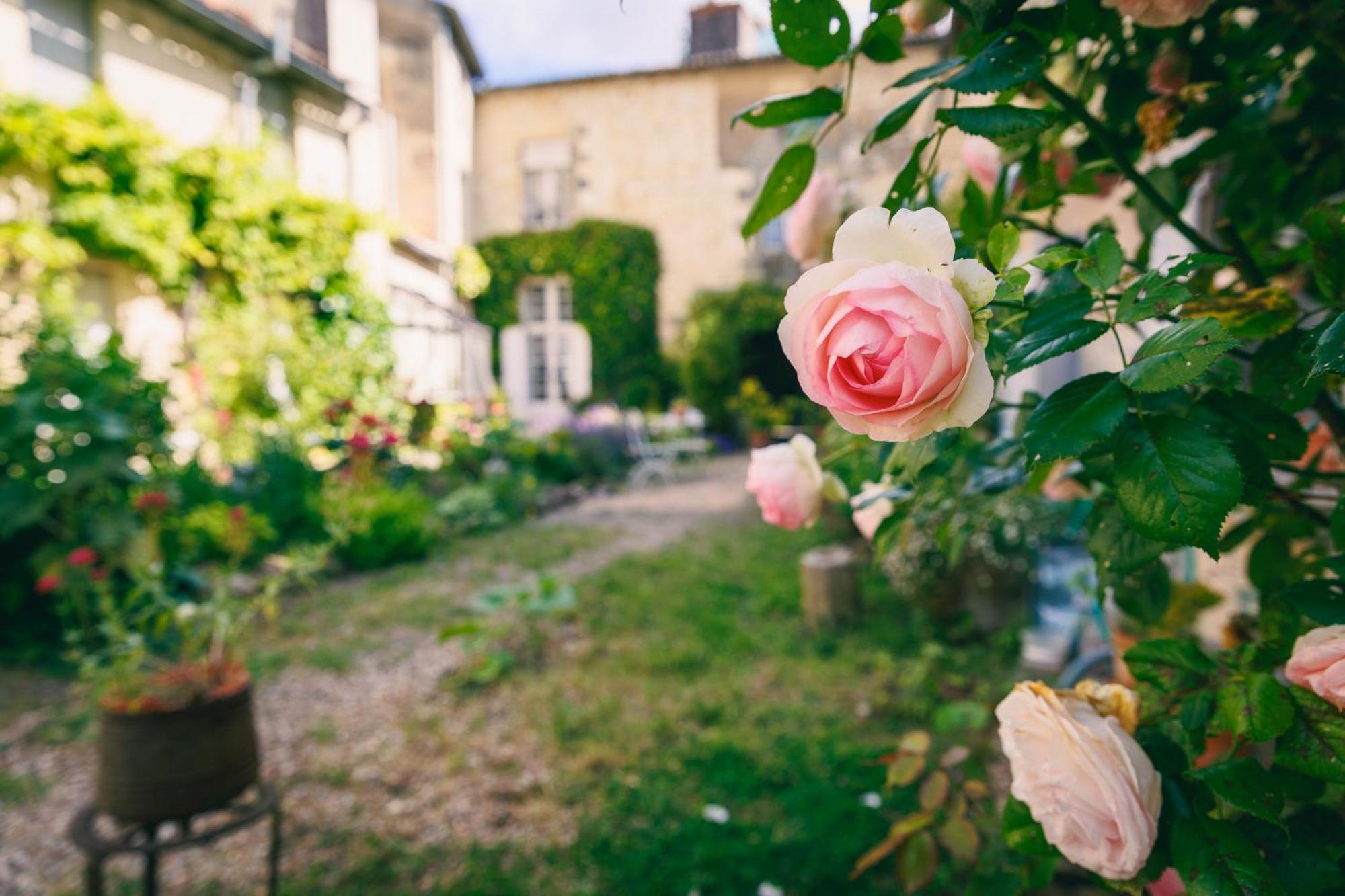 Le Prieure Sainte Croix Hotel Loudun Ngoại thất bức ảnh