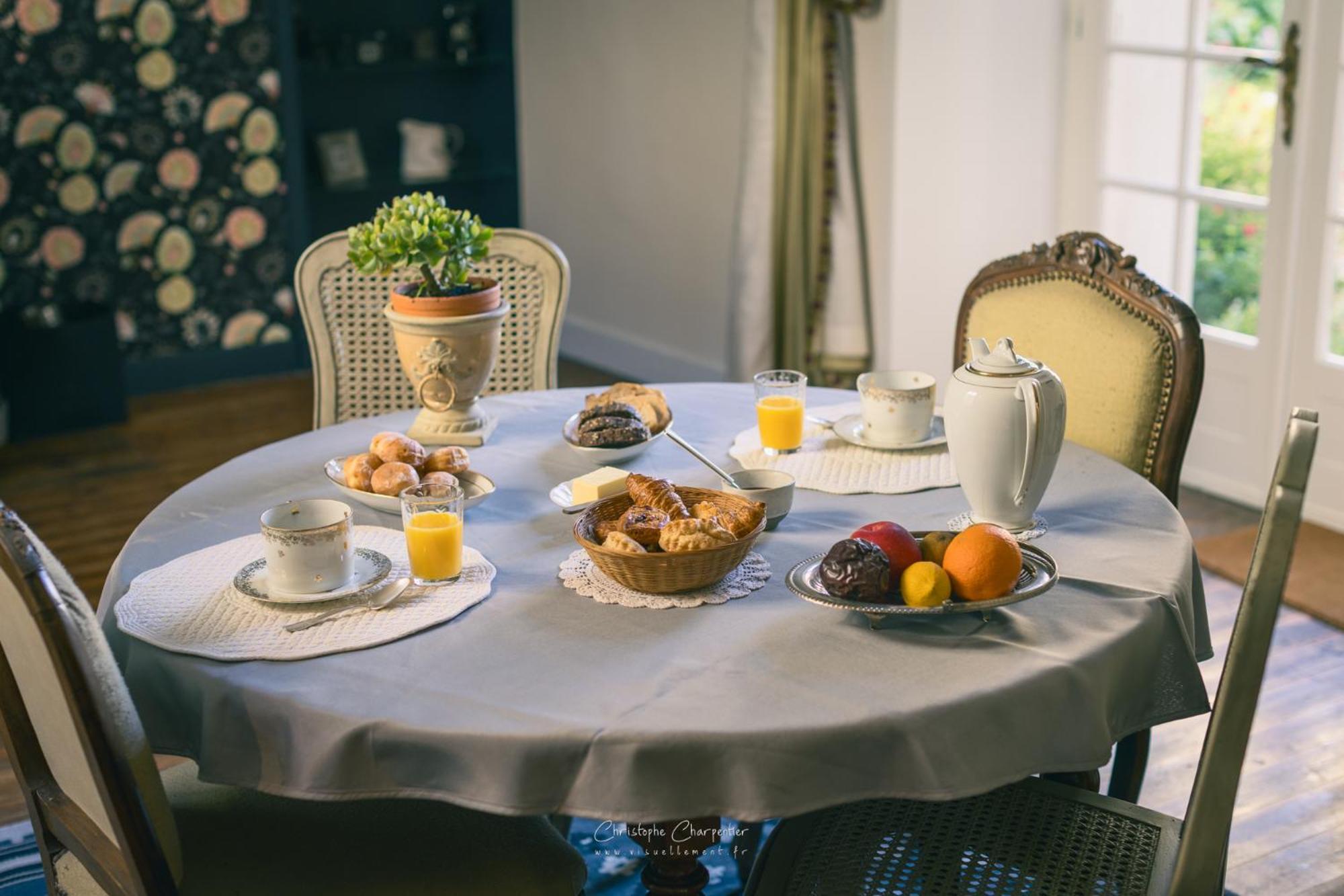 Le Prieure Sainte Croix Hotel Loudun Ngoại thất bức ảnh