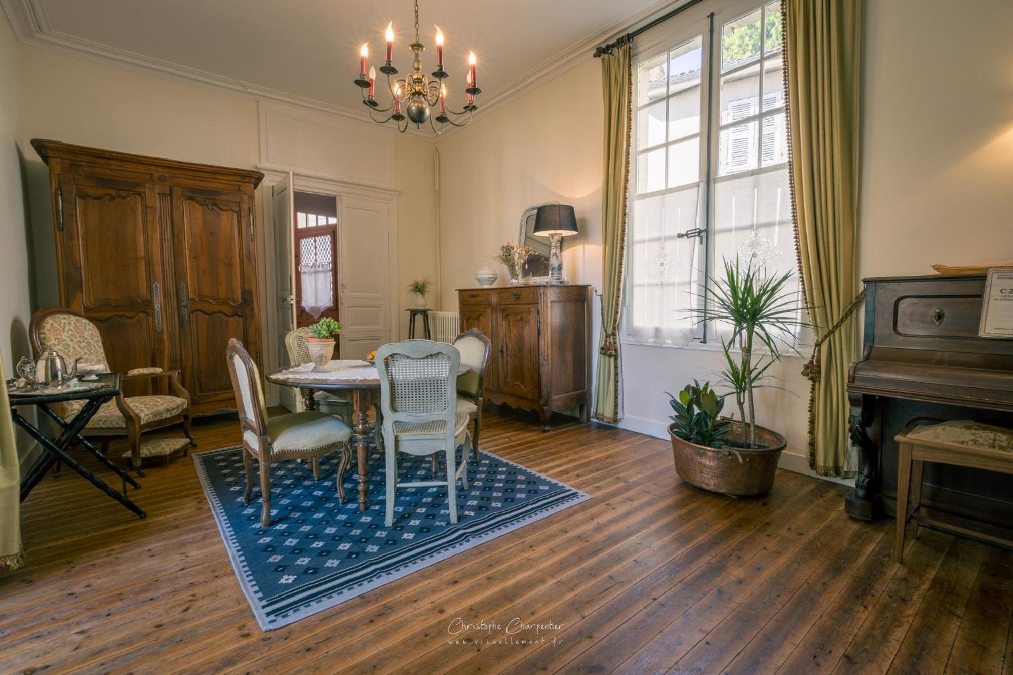Le Prieure Sainte Croix Hotel Loudun Ngoại thất bức ảnh